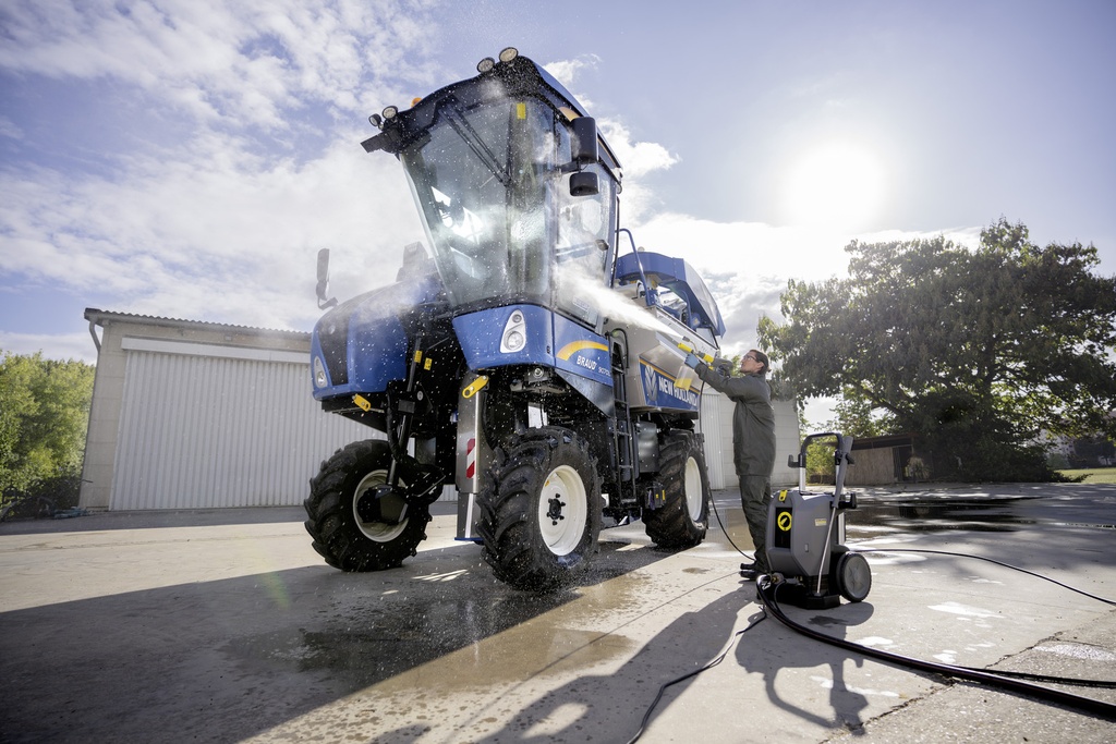 Hidrolavadora Agua Fria Modelo HD 10/25-4S Presion 250bar - 1000 L/h 380v Marca Karcher